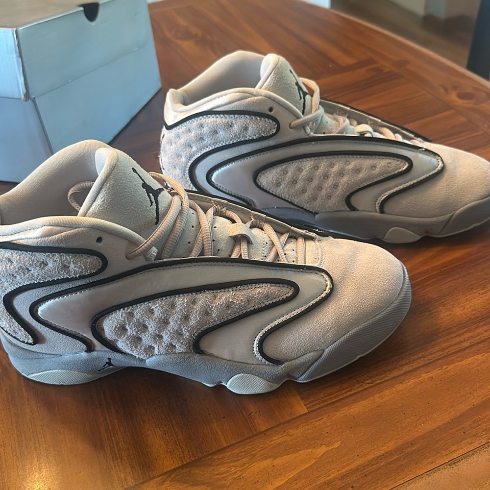 Woman’s size 11 AIR Jordan OG